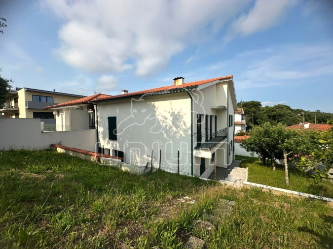 Moradia T5 para Venda em Vila Nova de Anha Foto 10