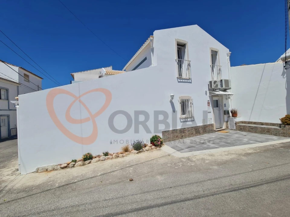 Moradia T3 para Venda em Guia Foto 1