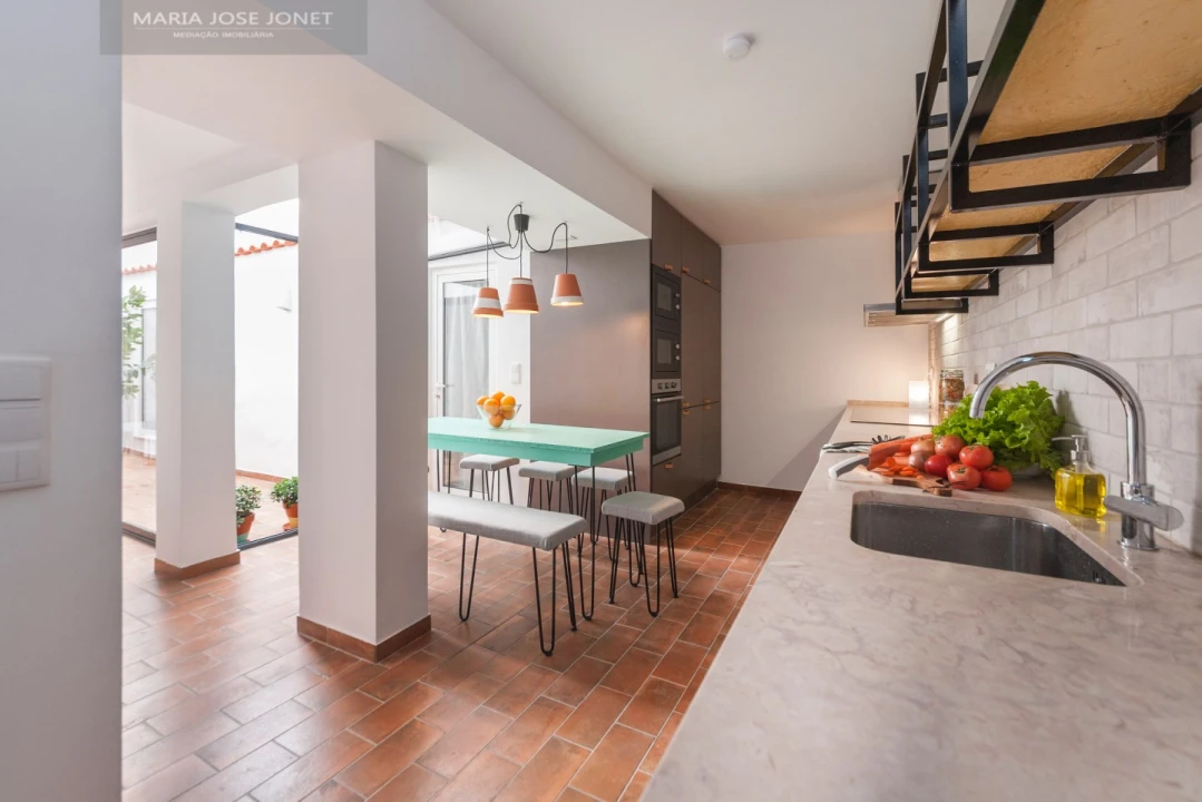 Moradia T8 para Venda em Penha de França Foto 4