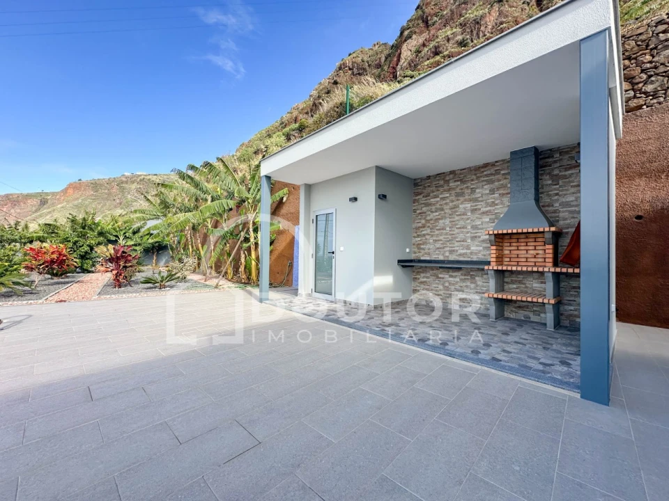 Moradia T4 para Venda em Paul do Mar Foto 7