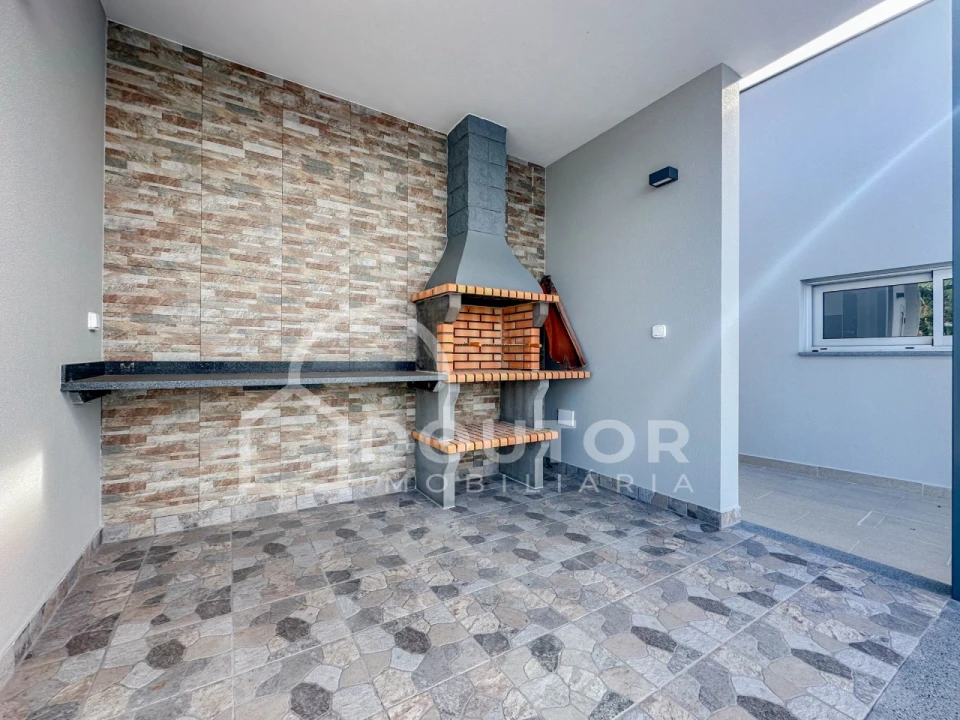 Moradia T4 para Venda em Paul do Mar Foto 8