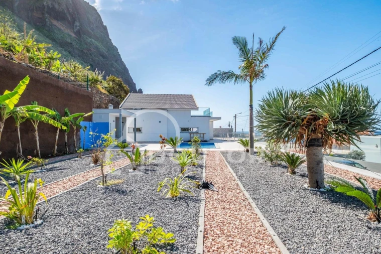 Moradia T4 para Venda em Paul do Mar Foto 5