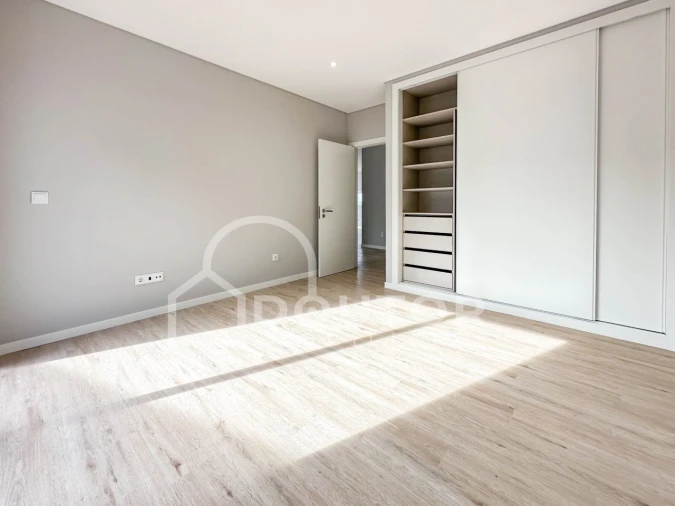 Moradia T4 para Venda em Paul do Mar Foto 23