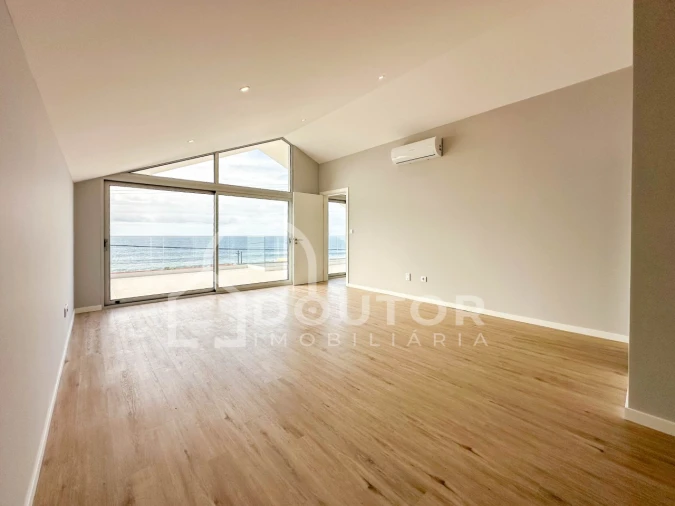 Moradia T4 para Venda em Paul do Mar Foto 26