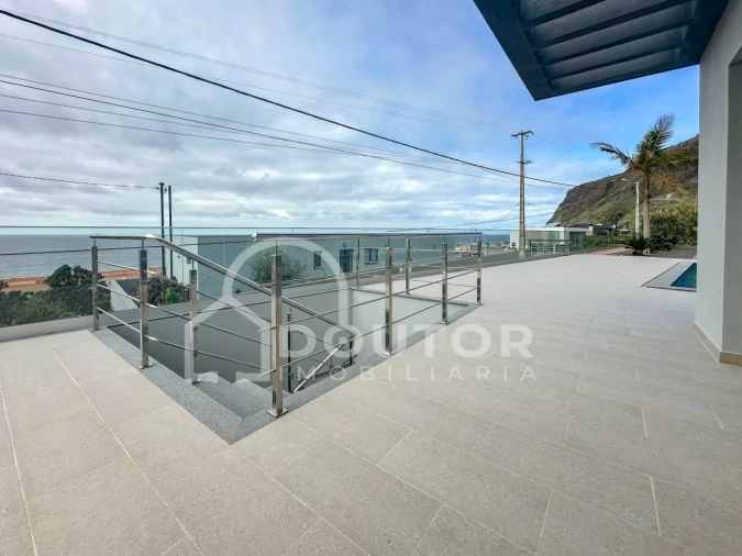 Moradia T4 para Venda em Paul do Mar Foto 33