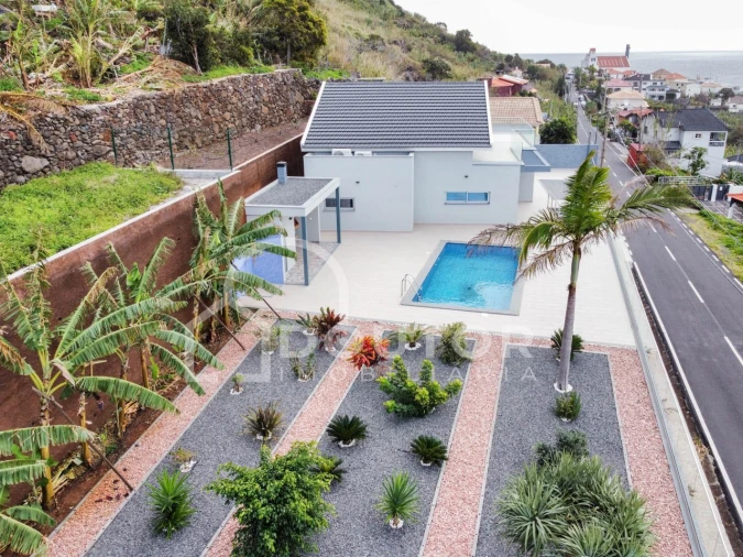 Moradia T4 para Venda em Paul do Mar Foto 37