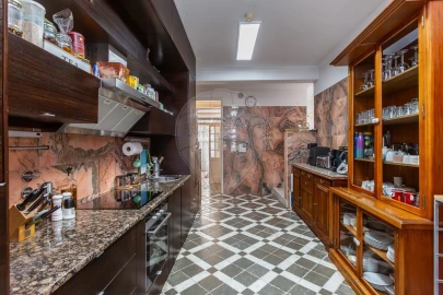Moradia T5 para Venda em Carcavelos e Parede