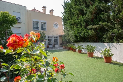 Moradia T5 para Venda em Carcavelos e Parede