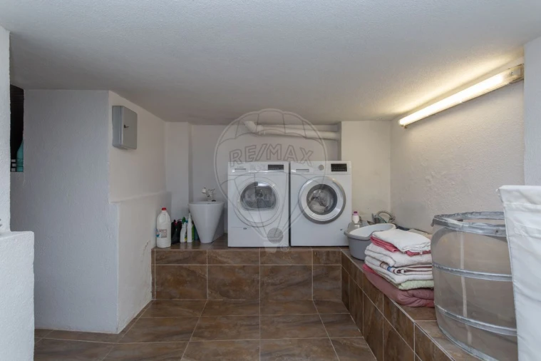 Moradia T5 para Venda em Carcavelos e Parede Foto 36