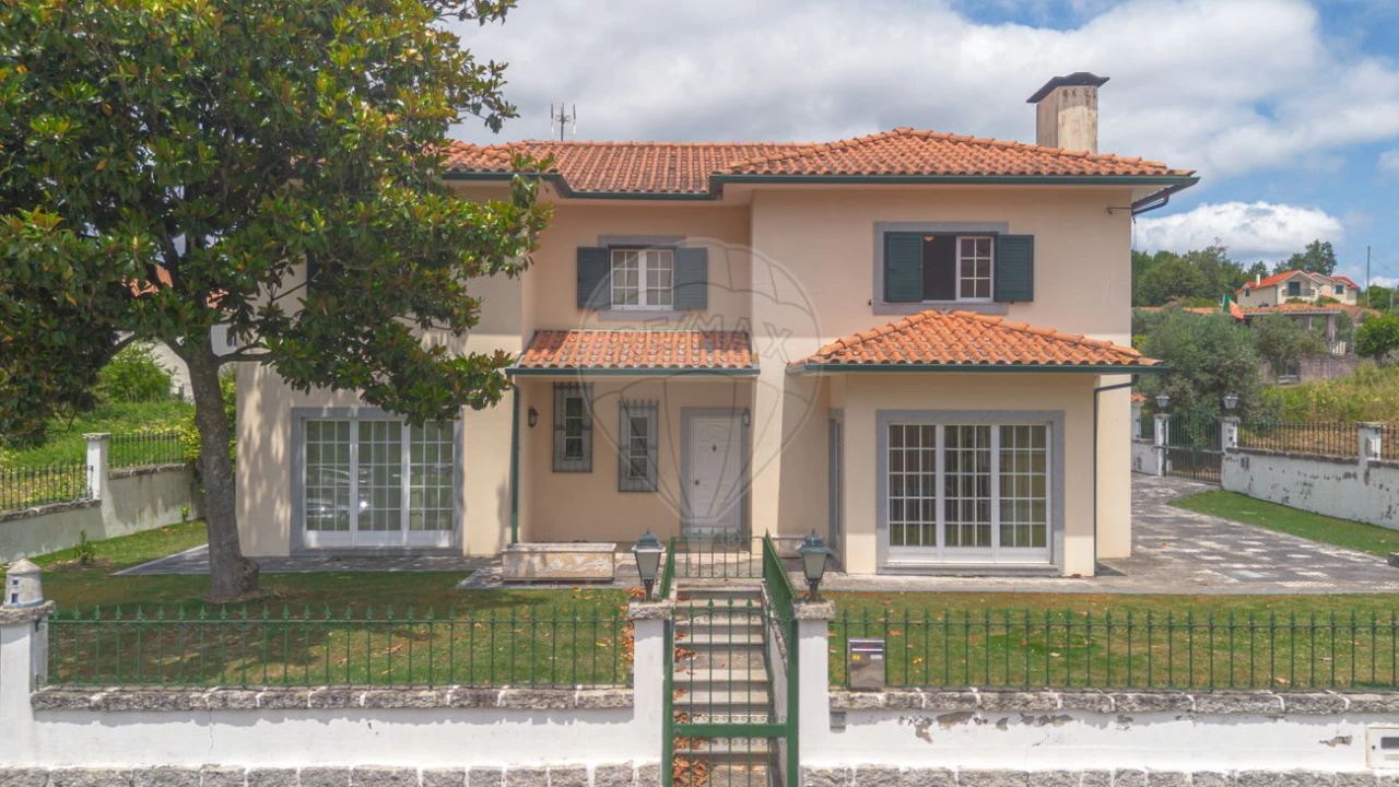 Moradia T4 para Venda em Santa Comba Dão e Couto do Mosteiro Foto 2