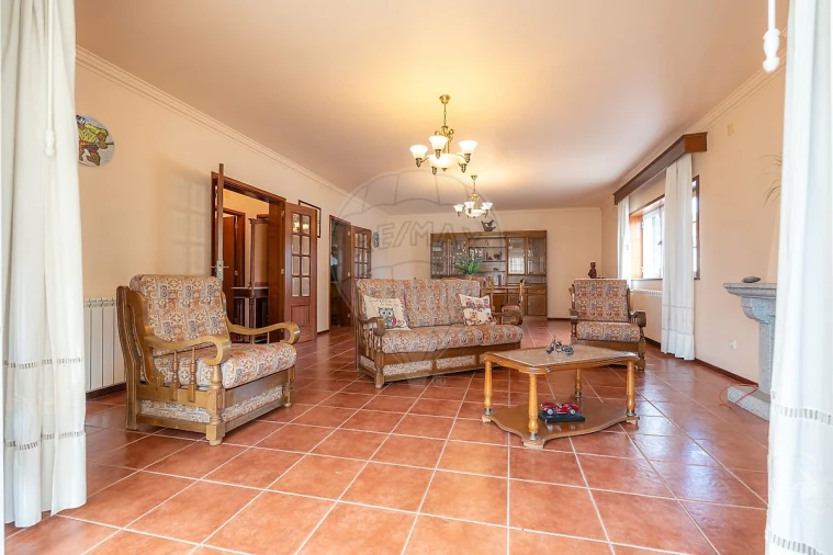 Moradia T4 para Venda em Santa Comba Dão e Couto do Mosteiro Foto 6