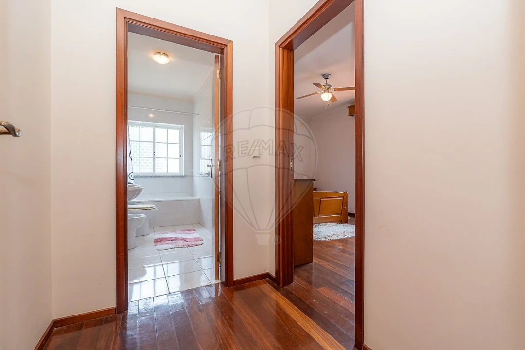 Moradia T4 para Venda em Santa Comba Dão e Couto do Mosteiro Foto 10