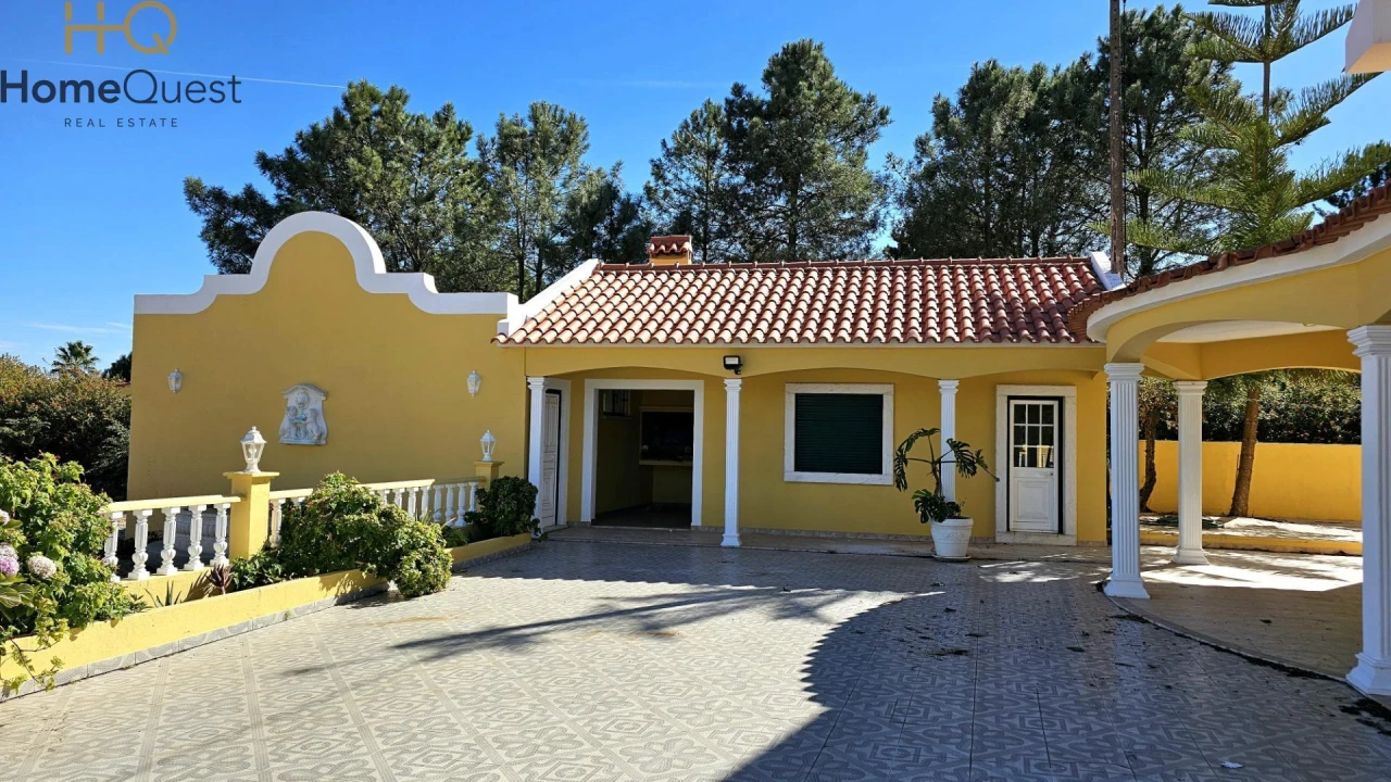 Moradia T5 para Venda em Aveiras de Cima Foto 12