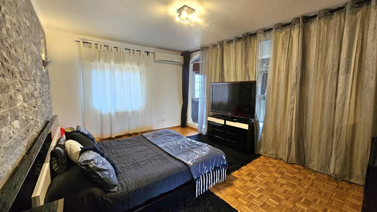 Moradia T5 para Venda em Aveiras de Cima Foto 46