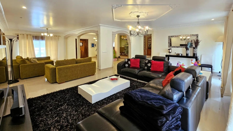 Moradia T5 para Venda em Aveiras de Cima Foto 19