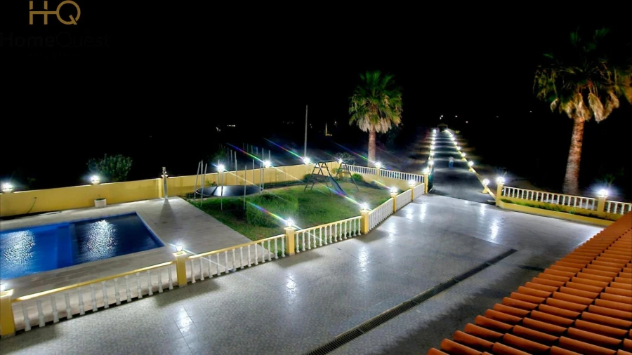 Moradia T5 para Venda em Aveiras de Cima Foto 7