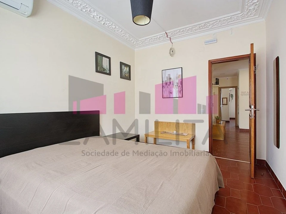 Moradia T7 para Venda em Amora Foto 40