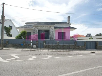 Moradia T7 para Venda em Amora