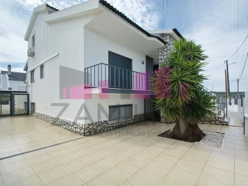 Moradia T7 para Venda em Amora