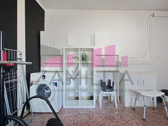 Moradia T7 para Venda em Amora Foto 30