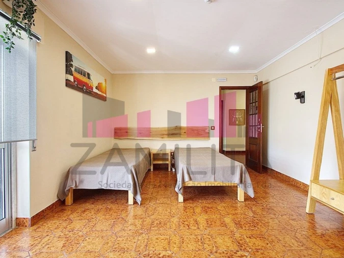 Moradia T7 para Venda em Amora Foto 34