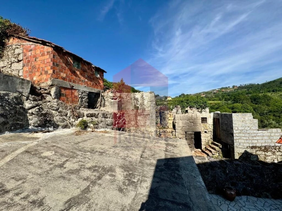 Moradia para Venda em Sande, Vilarinho, Barros e Gomide Foto 1