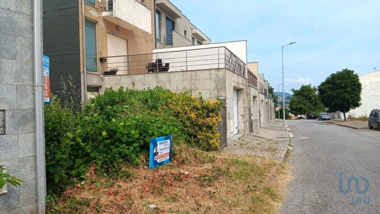 Terreno para Venda em Selho (São Jorge) Foto 7
