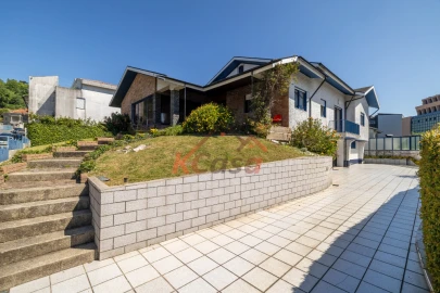 Moradia T4 para Venda em Gondomar (São Cosme), Valbom e Jovim