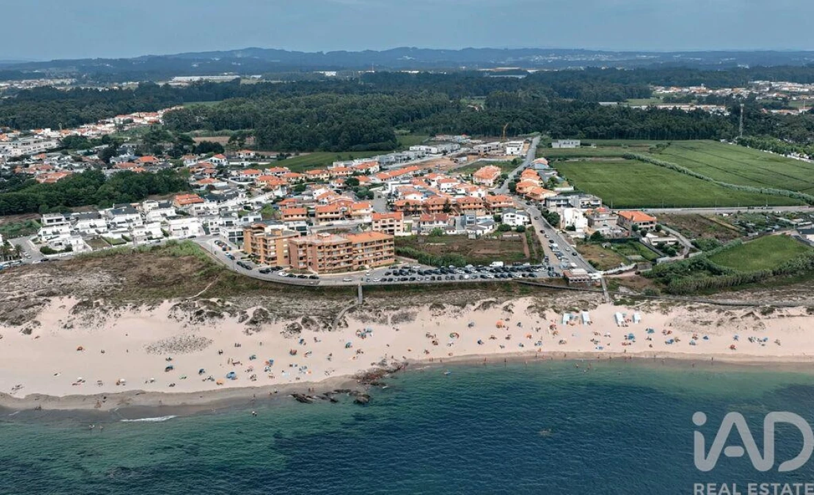 Moradia T3 para Venda em Vila Chã Foto 15