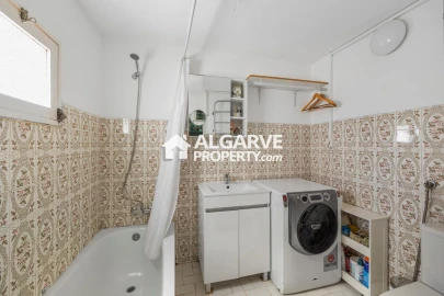 Moradia T3 para Venda em Santa Barbara de Nexe