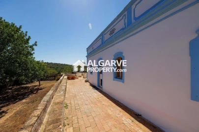 Moradia T3 para Venda em Santa Barbara de Nexe