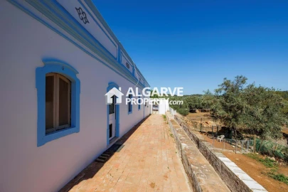 Moradia T3 para Venda em Santa Barbara de Nexe