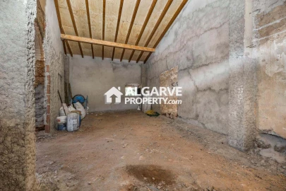 Moradia T3 para Venda em Santa Barbara de Nexe