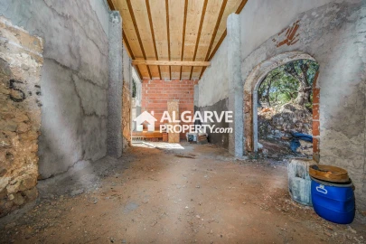 Moradia T3 para Venda em Santa Barbara de Nexe