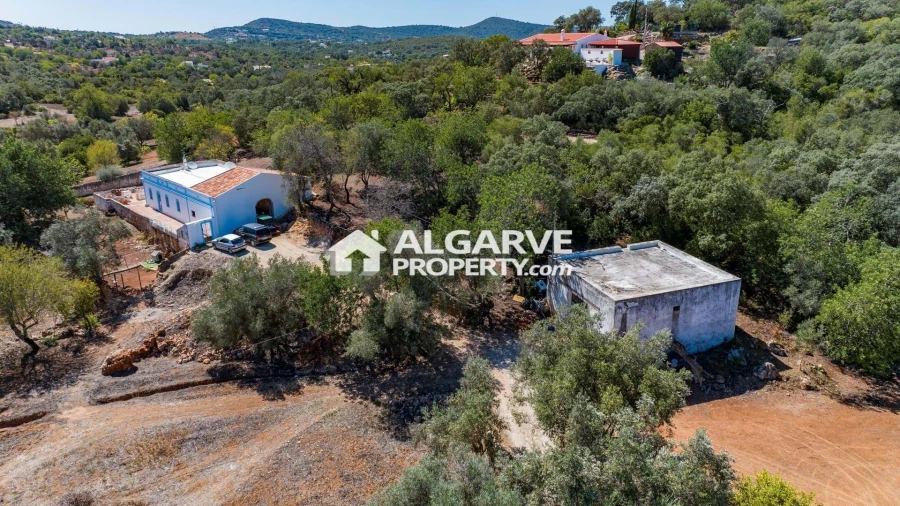 Moradia T3 para Venda em Santa Barbara de Nexe Foto 29