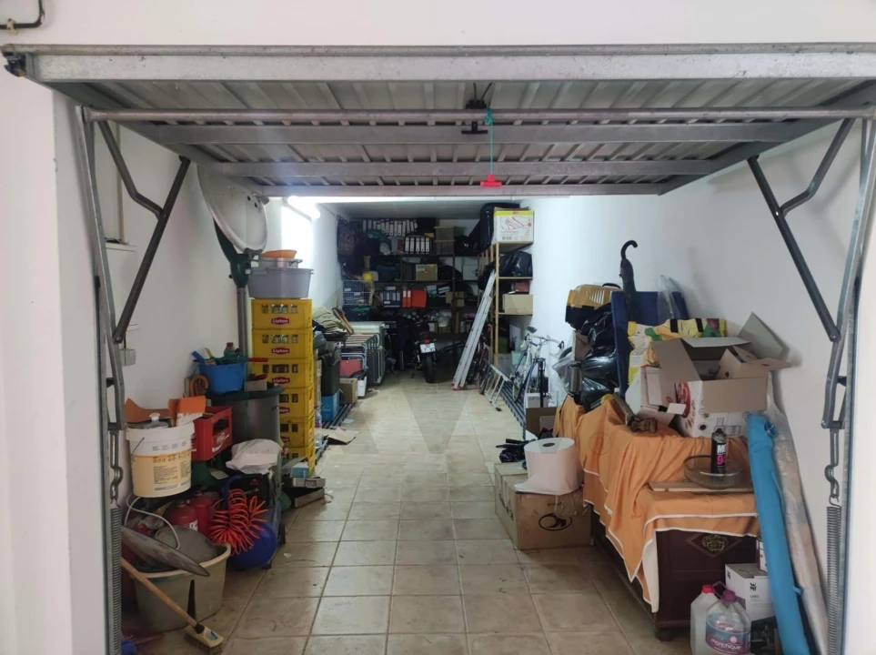 Garagem para Venda em Luz Foto 3