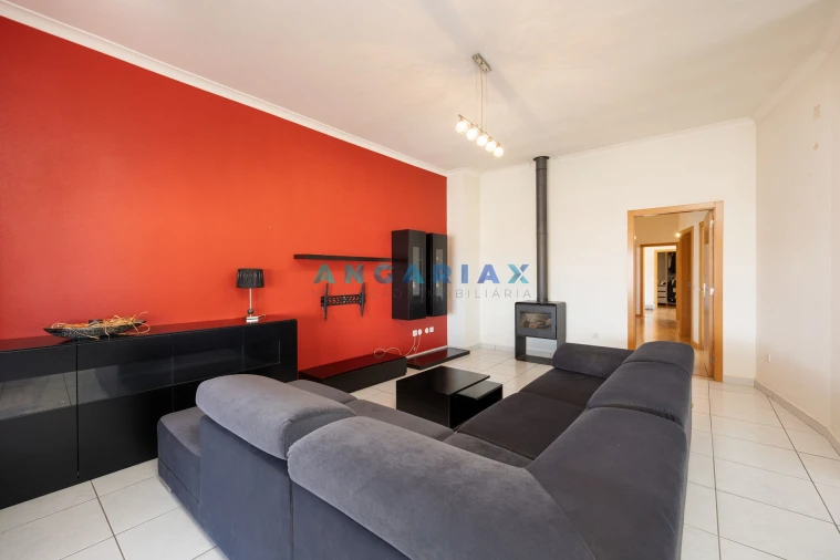 Apartamento T3 para Venda em Valado dos Frades Foto 3