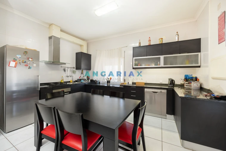 Apartamento T3 para Venda em Valado dos Frades Foto 6