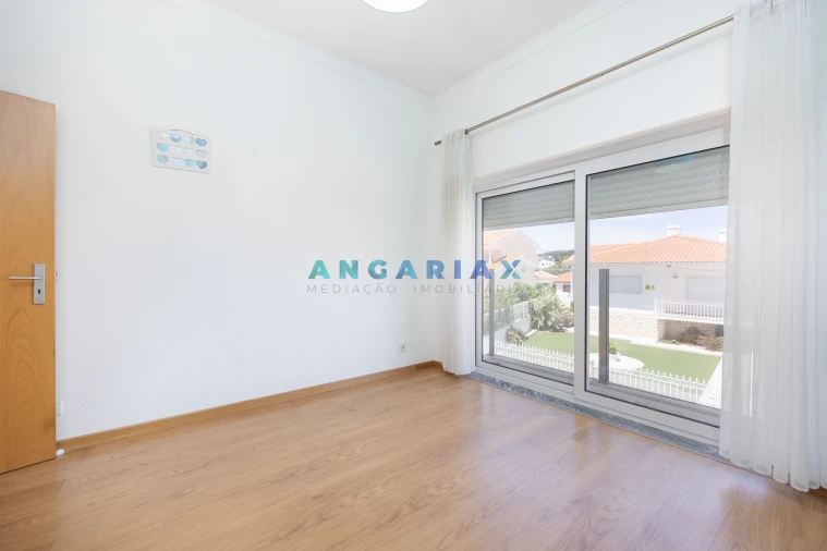 Apartamento T3 para Venda em Valado dos Frades Foto 12