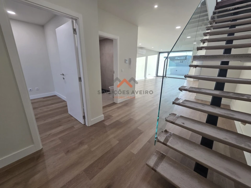 Moradia T4 para Venda em Aradas Foto 28