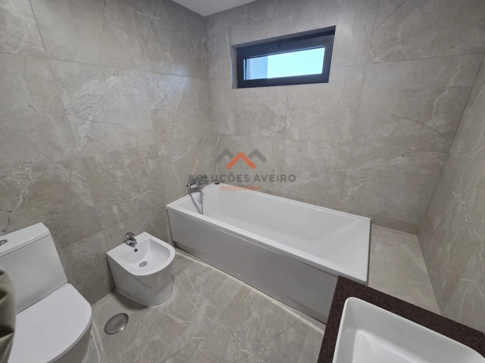 Moradia T4 para Venda em Aradas Foto 42