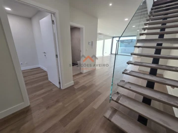 Moradia T4 para Venda em Aradas