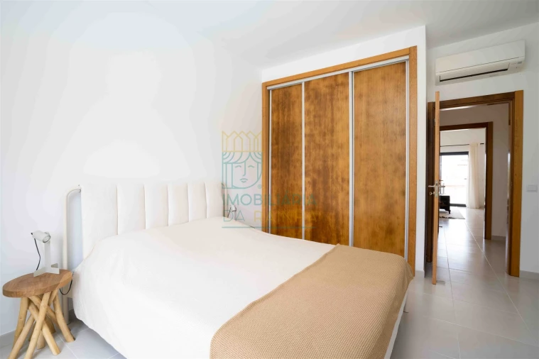 Moradia T3 para Arrendamento em Olho Marinho Foto 14