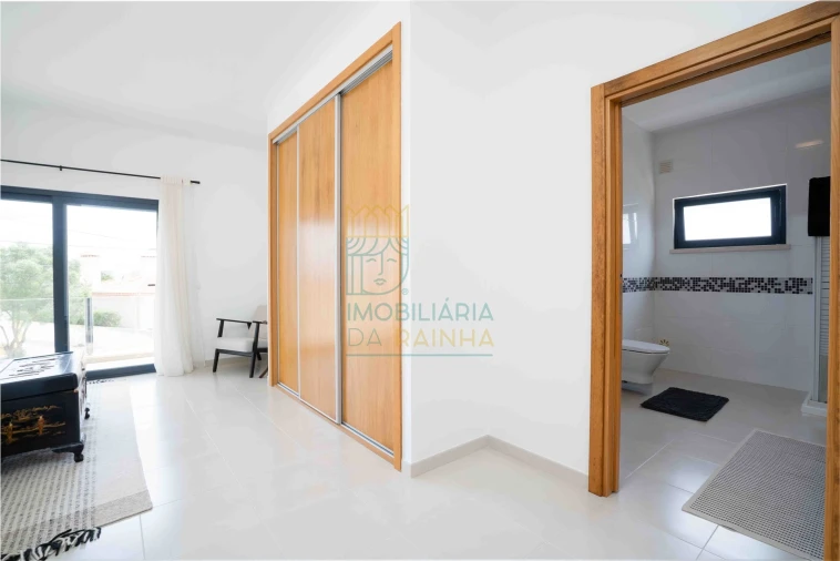 Moradia T3 para Arrendamento em Olho Marinho Foto 18
