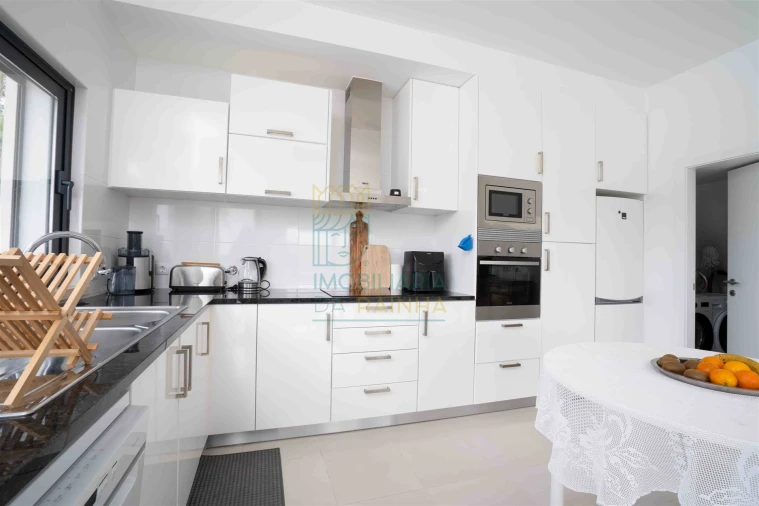 Moradia T3 para Arrendamento em Olho Marinho Foto 11