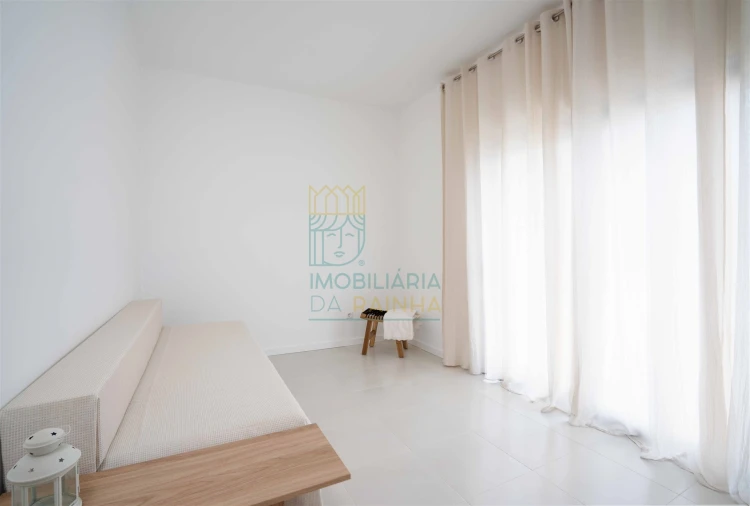 Moradia T3 para Arrendamento em Olho Marinho Foto 21