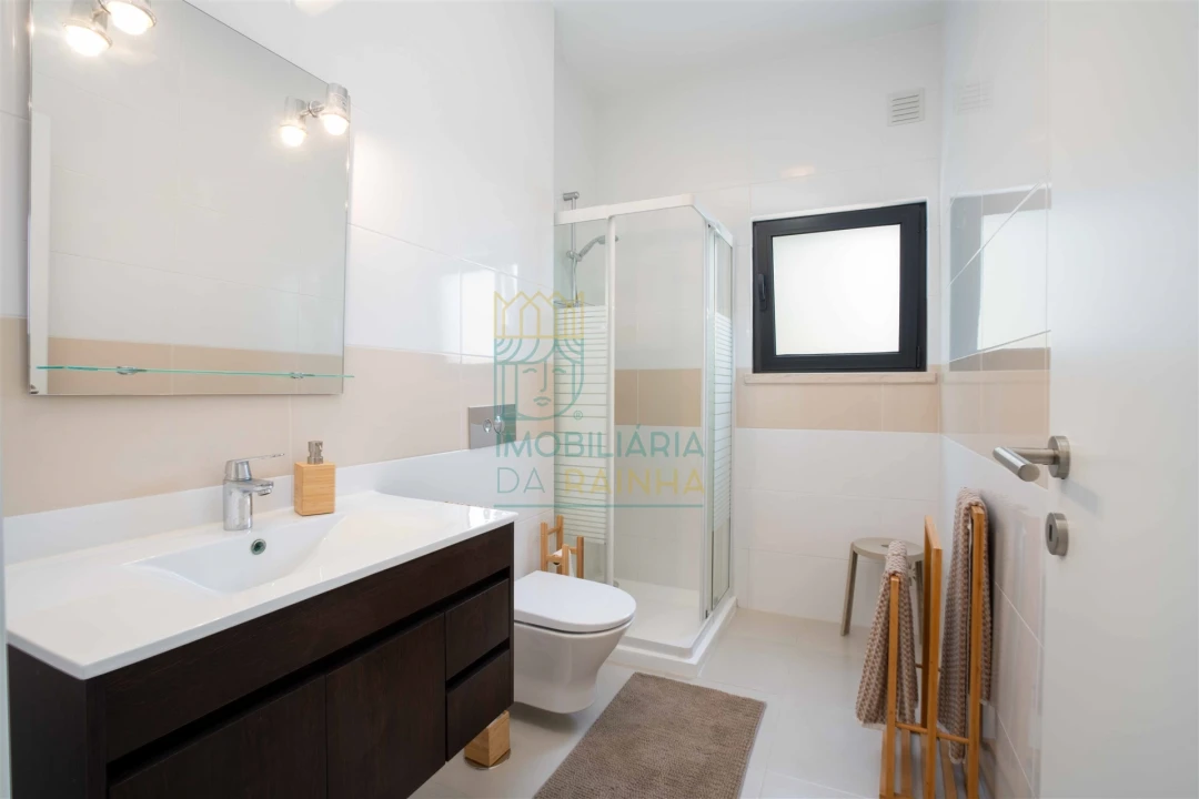 Moradia T3 para Arrendamento em Olho Marinho Foto 23