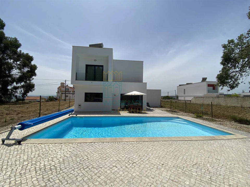 Moradia T3 para Arrendamento em Olho Marinho Foto 26