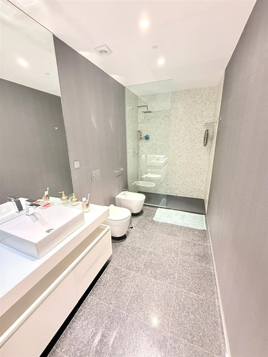 Apartamento T3 para Venda em São Martinho Foto 21