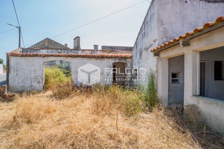 Moradia T0 para Venda em Raposa Foto 1